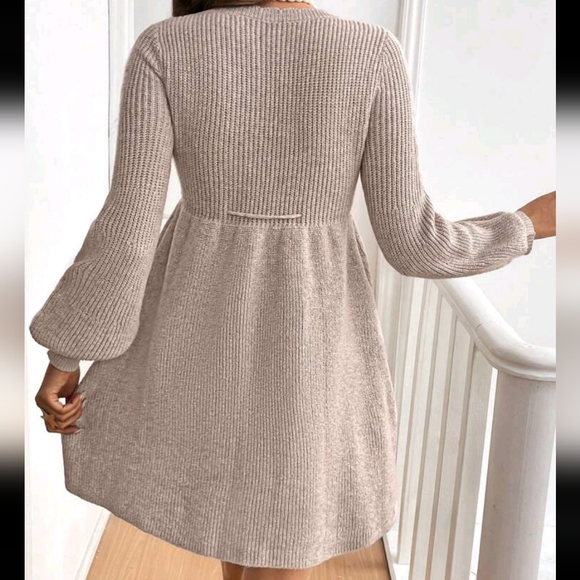 Women's Casual Simple Shell Trim Drawstring Waist V-Neck Lantern Sleeve Sweater - Picture 2 of 4